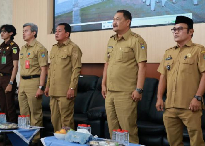Bupati Dorong Kades dan BPD Jadi Teladan Sadar Hukum