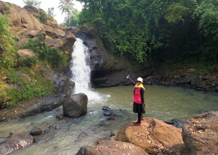 Pesona Curug Goong, Bisa Camping dan Berenang 