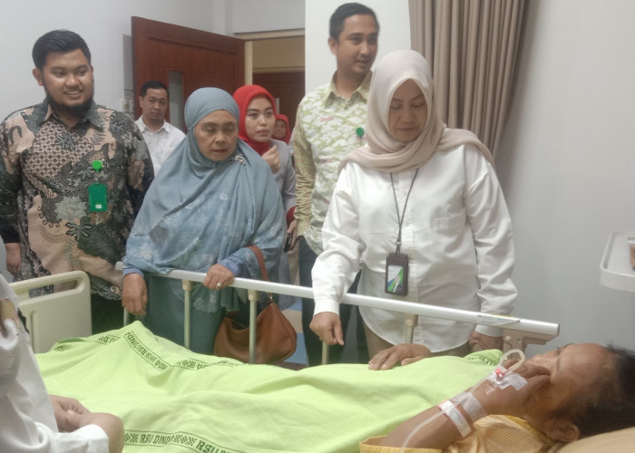 Hapelnas 2025, BPJamsostek Cabang Tangerang Cimone Kunjungi Pasien RS Dinda