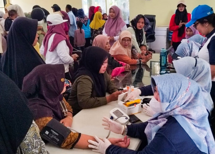 Rayakan HUT, Warga Serbu Pangan Murah