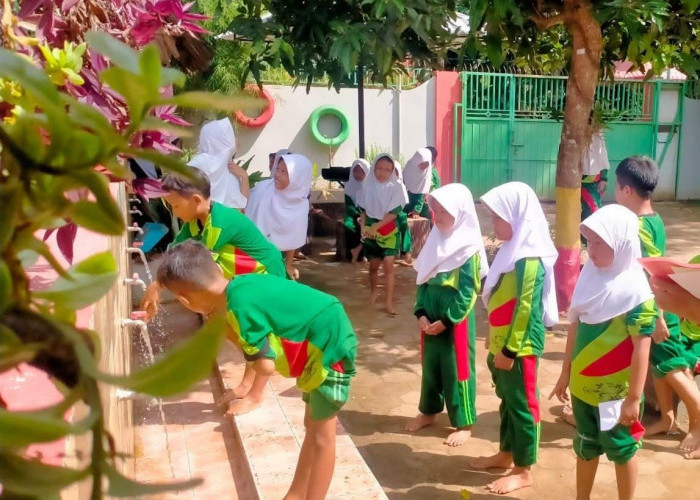 Ajarkan Siswa Pentingnya Salat dalam Kehidupan