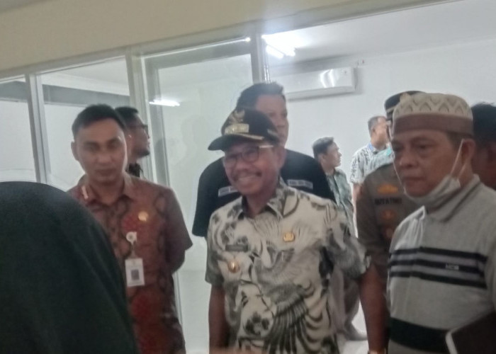 Temui Pedagang Wali Kota Menerima Banyak Aduan, Gedung Pasar Anyar Senilai Rp123 M Masih Bocor