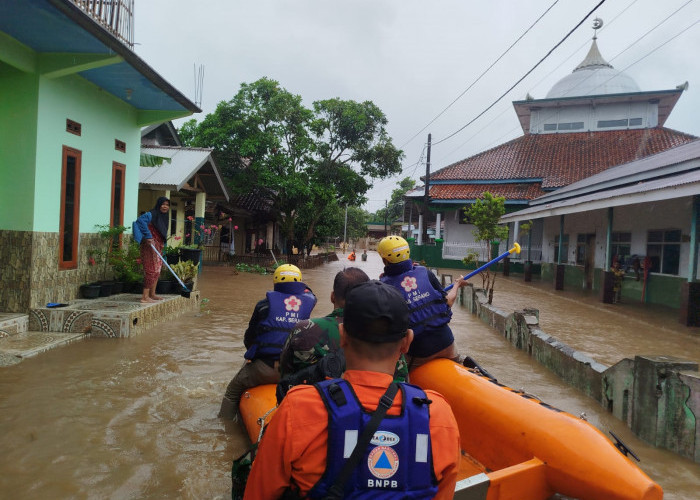 Hujan Tak Kunjung Berhenti Rendam Ratusan Rumah di Dua Kecamatan