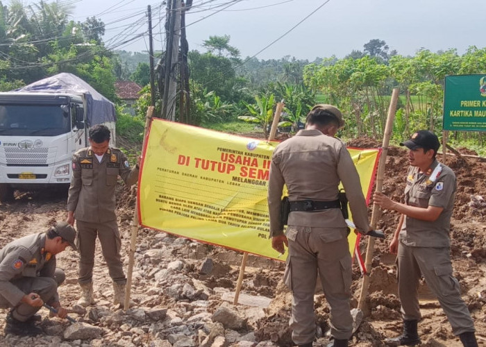 Rawan Kecelakaan, Satpol PP Tutup Galian Tanah Ilegal Depan Pintu Tol Rangkasbitung