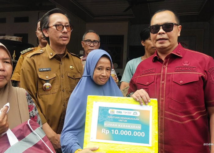 Pemkot Gercep Bantu Rumah Warga Terbakar