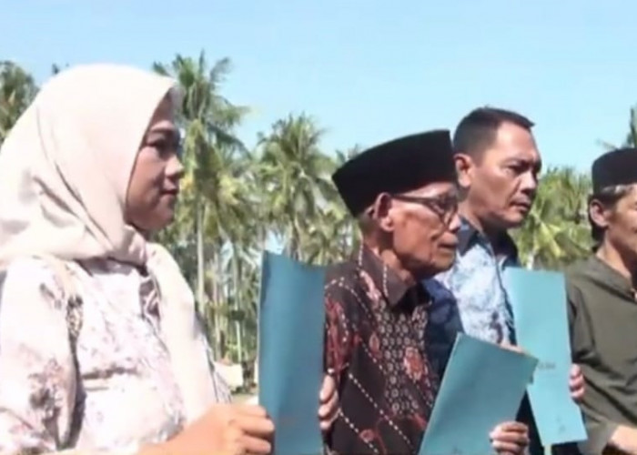 Tiga Mantan Kades Dapat Penghargaan