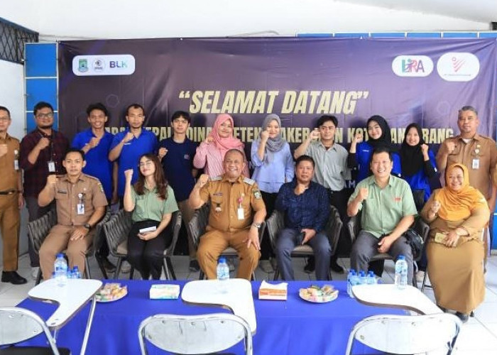 Perkuat Kolaborasi, Disnaker Salurkan 32 Peserta OJT