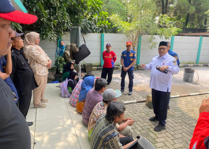 Ibu-Ibu Kelurahan Jelupang Dibekali Pencegahan Bahaya Kebakaran