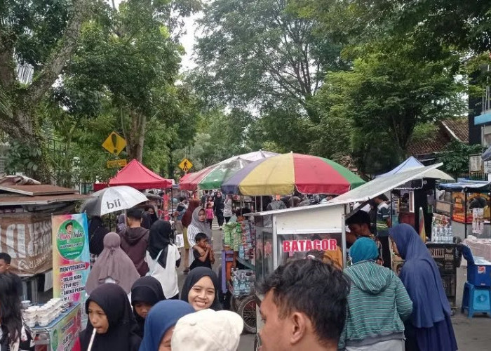 Penjual Takjil Ramadan di Rangkasbitung  Menjamur