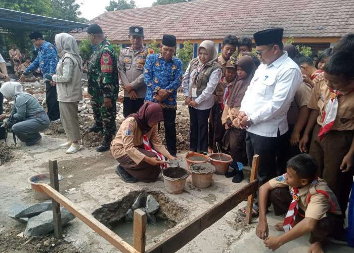Siswa SMPN 2 Kosambi Patungan Bangun Musala