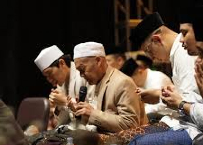 Cilongok Rumah Seluruh Umat Islam, Ribuan Jemaah Hadiri Haul Akbar ke-25 Abuya Dimyati Cilongok