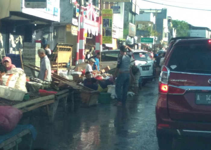 Gagal Benahi PKL Rangkasbitung, Pemkab Lebak Dinilai Kalah Dengan Preman