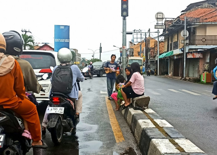 Ketika Ibu Kota Banten Masih Dihiasi Anak Jalanan, Mencari Pundi-pundi Rupiah di Sela Kemacetan