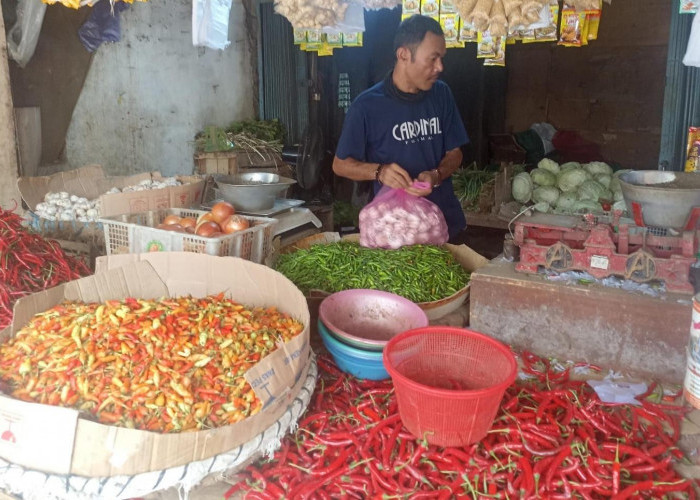 Jelang Idul Adha, Sembako di Pasar Rau Merangkak Naik