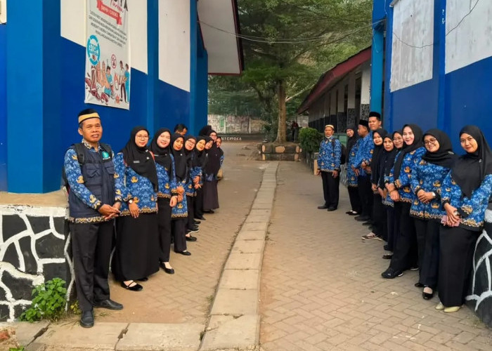 SMPN 1 Cisoka Perkuat Profesionalisme Guru