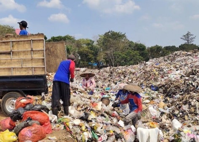 Volume Sampah Meningkat 10 Persen