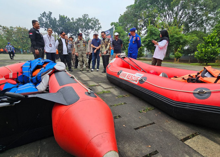 Dorong Kesadaran Masyarakat, Pemkot Gandeng Stakeholder Bersih-Bersih Kali Angke