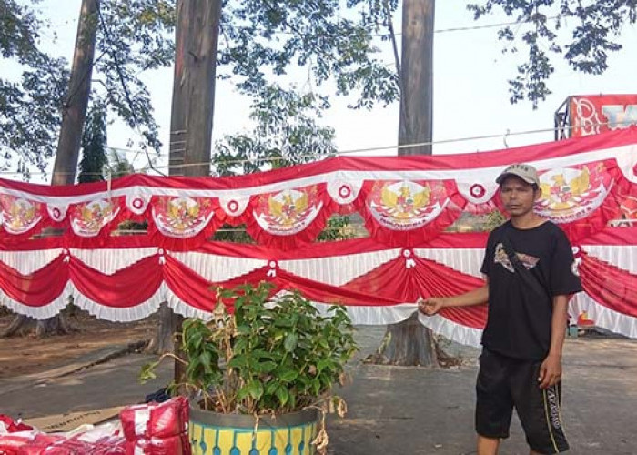 Pedagang Bendera yang Sepi Pembeli