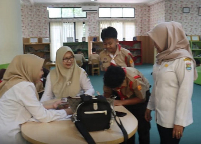 SDN Cikupa I Tingkatkan Literasi, Ajak Siswa ke Perpustakaan