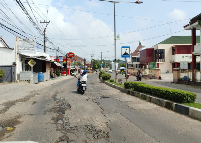 Pemkab Lebak Anggarkan Rp 37,7 Milyar Bangun 12 Titik Jalan Rusak
