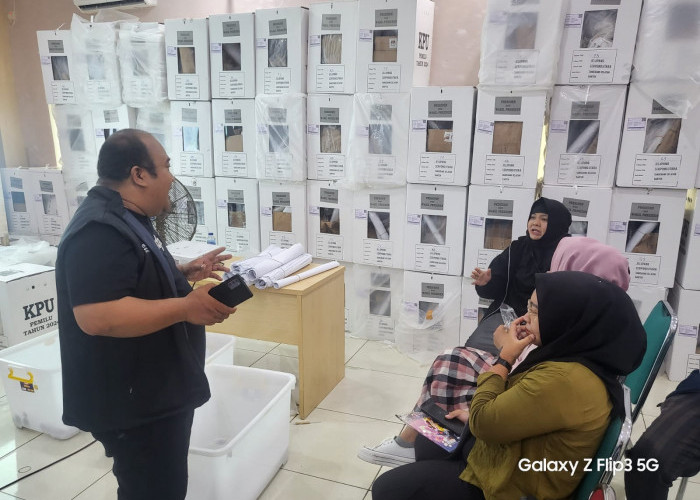 Pembukaan Kotak Sesuai Kesepakat Saat Pleno PPS