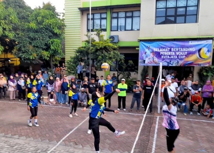 16 RW Ikut Turnamen Voli Putri Kutajaya Cup