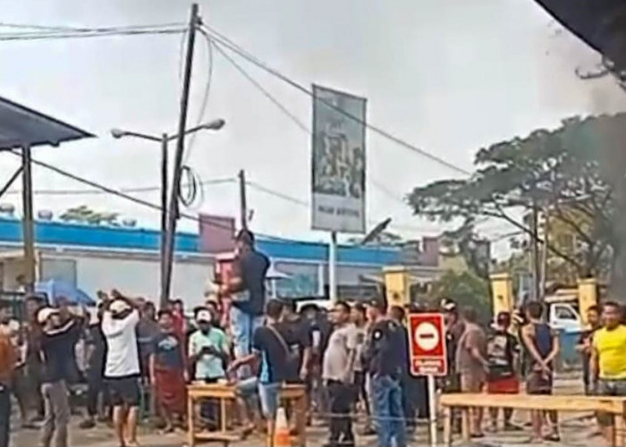 Pedagang Pasar Sentiong Gelar Aksi Demo