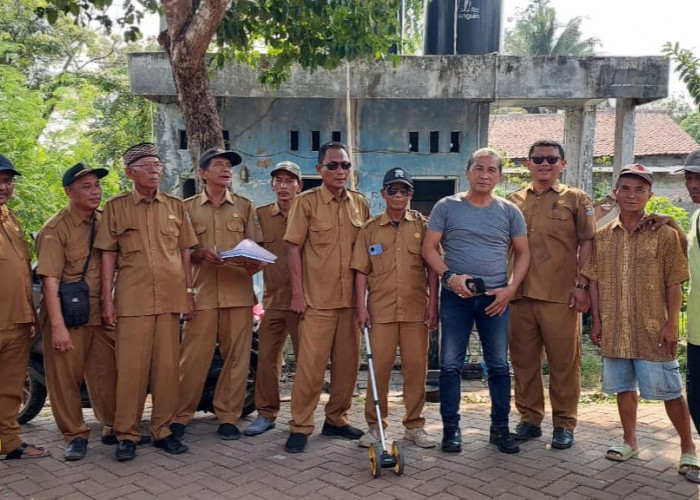 Tim RPJMDes Lembang Sari Inventarisasi Infrastruktur di Desanya