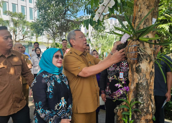 Benyamin Canangkan Bunga Anggrek Jadi Icon Tangerang Selatan