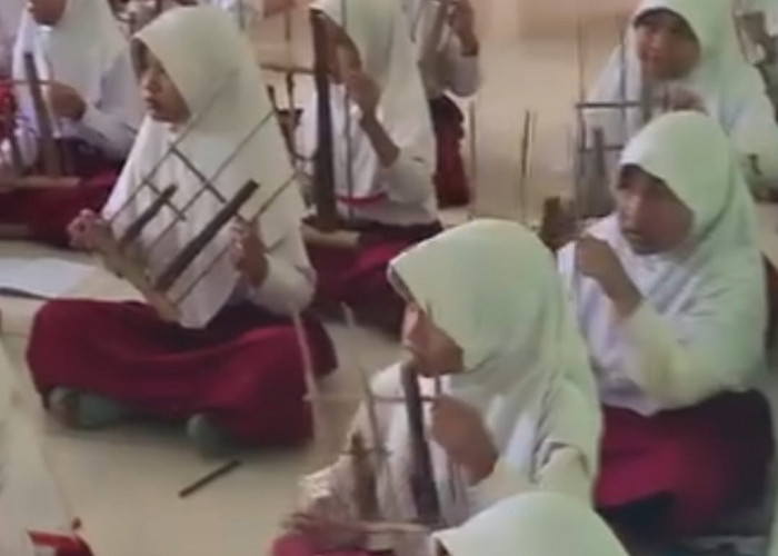 SDN Jayanti I Perkenalkan Alat Musik Tradisional 