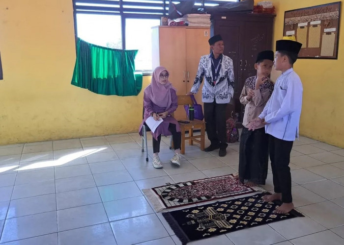 Siswa SDN Tanah Merah I Praktik Ujian Agama