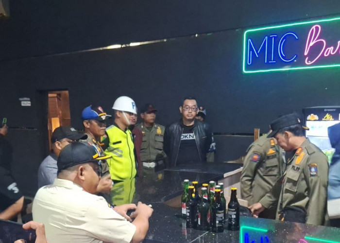 Satpol PP Sita 682 Botol Miras dari THM