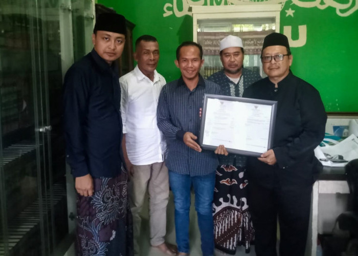 MUI Serahkan Sertifikat ke Pelaku UMKM