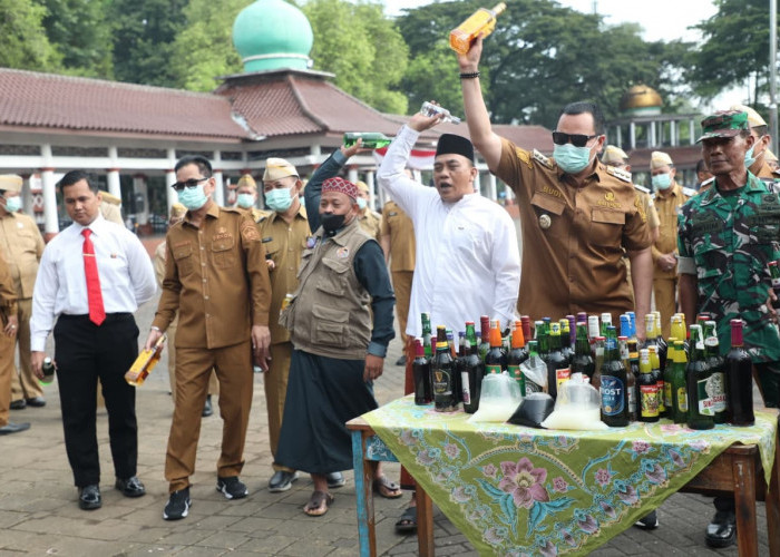 Ribuan Miras Dimusnahkan, Tuak Ilegal Disorot