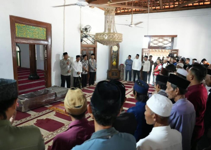 Korban Hilang di Selat Sunda, Pemprov Banten Ikut Antarkan Pemakaman Surakman 
