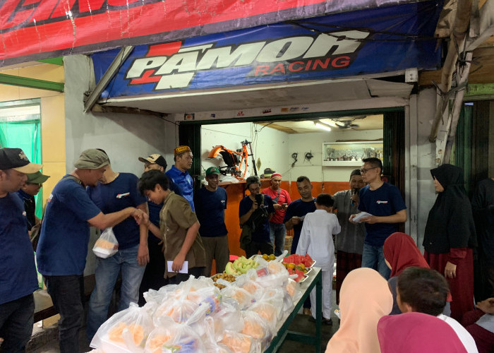 Isi Bulan Ramadan, Penggemar Yamaha RX King 'Pamor Racing' Santuni Anak Yatim