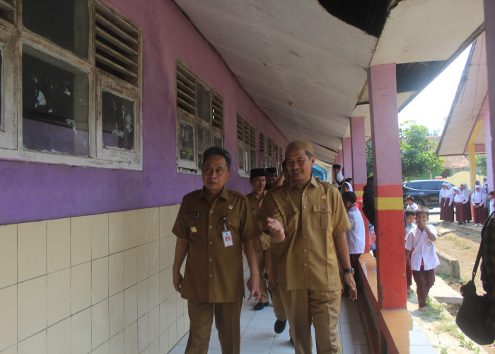 Pj Wali Kota Serang tinjau Sekolah Rusak di Kasemen 