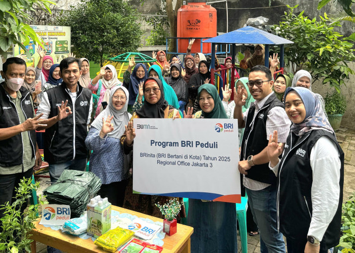 BRI Regional Office Jakarta 3 Beri Bantuan Pertanian Untuk Masyarakat Kampung Hijau Kemuning