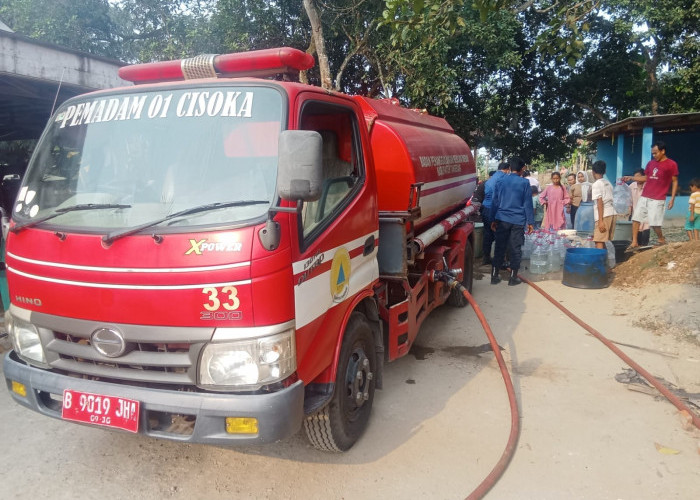Kekeringan Menjalar, Kolaborasi Distribusi Air Bersih