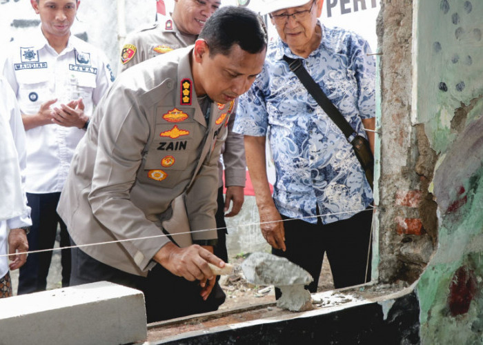 Polisi Bedah Rumah Warga Karawaci Kota Tangerang, Begini Ceritanya?