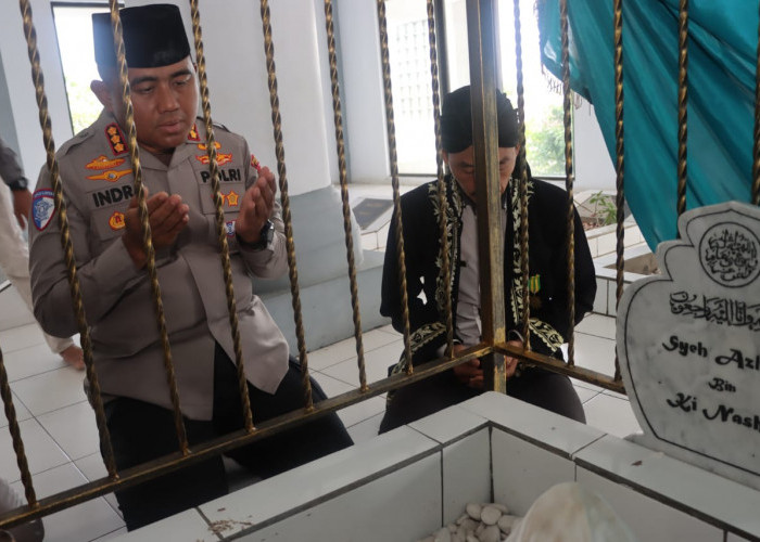Hari Pertama Tugas, Kapolresta Ziarah ke Pendiri Tangerang