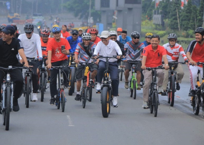Ribuan Pesepada Ikuti Gowes HUT RI di Kota Tangerang