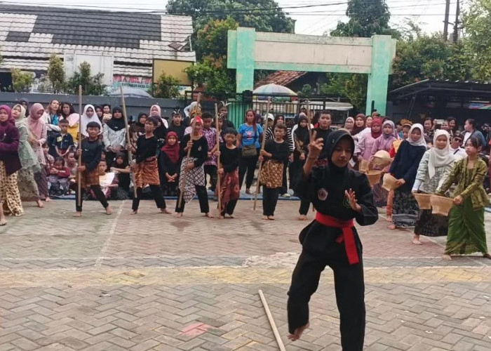 SDN Kampung Melayu I, Pakaian Adat Warnai Hari Sumpah Pemuda