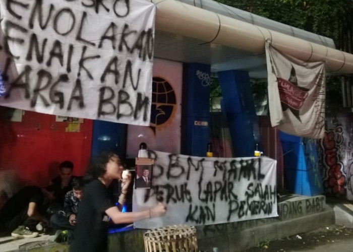 Mahasiswa Protes Kenaikan Harga BBM