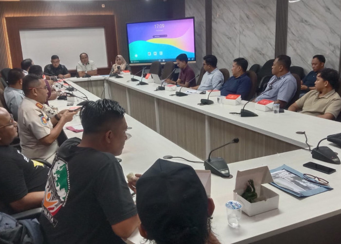 Abaikan Perwal, Tiang Provider Terancam Ditebang