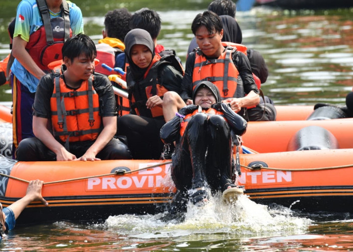 Kelompok Pecinta Alam Dilatih Penyelamatan di Air