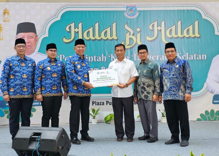 Pemkot Tangerang Selatan Salurkan Zakat Mal Rp100 Juta Kepada Baznas