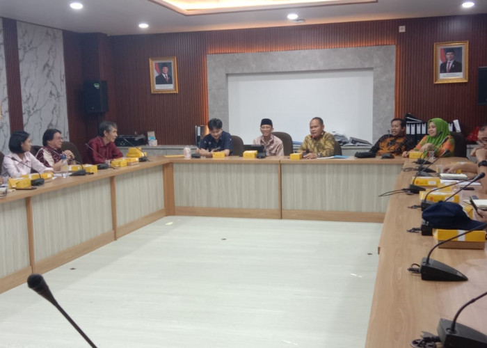 Perbaikan Jalan di Modernland Mangkrak, Warga Desak PSU Serahkan ke Pemkot Tangerang