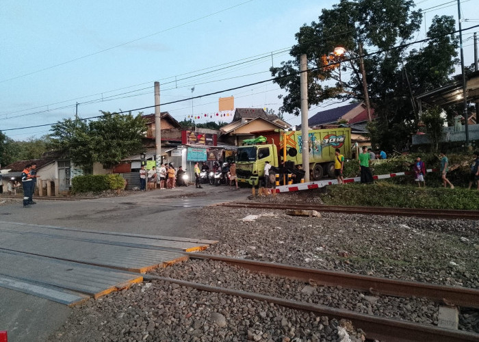 Aturan Pembatasan Truk Tambang Belum Efektif