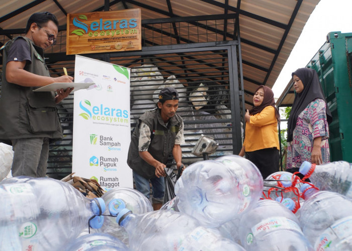 Sinar Mas Land Bantu Masyarakat Penuhi Biaya Pendidikan Melalui Program Bank Sampah Selaras